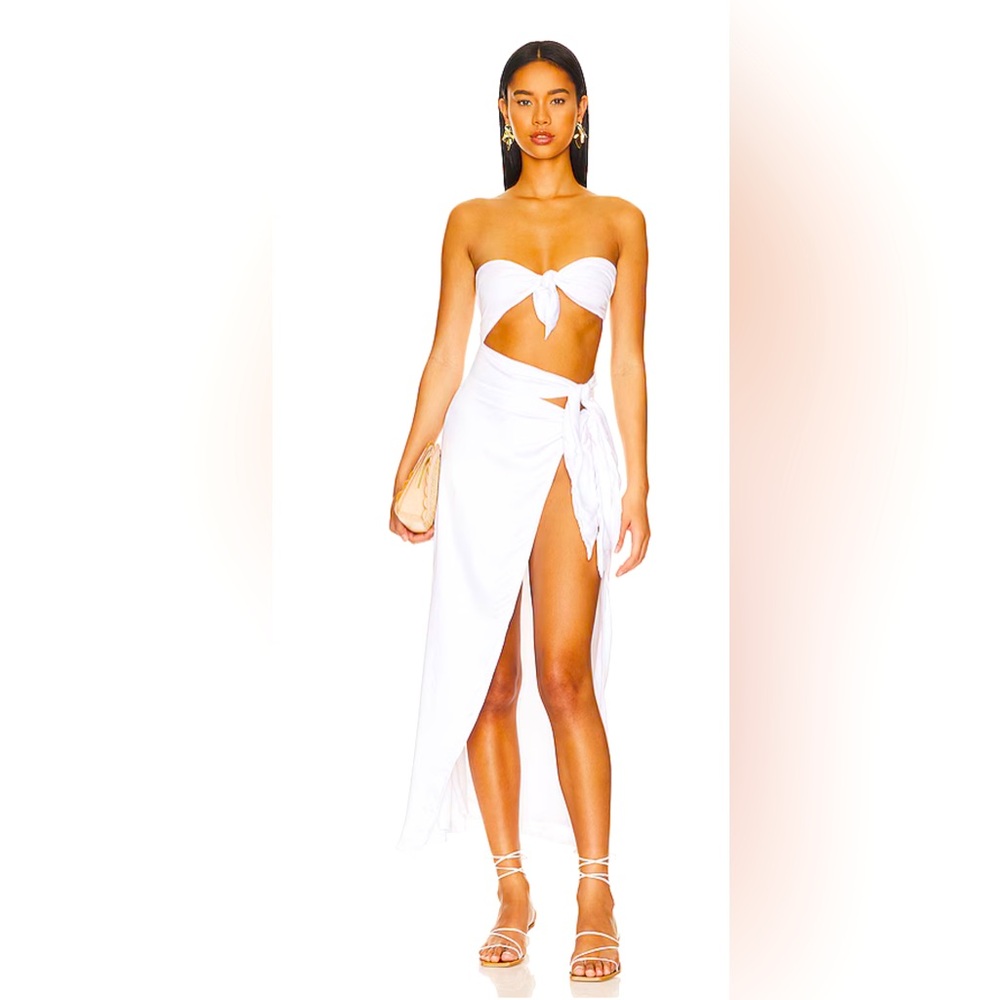 J624. Forget Me Knot Midi Dress in White
Lovers and Friends XS NWT
